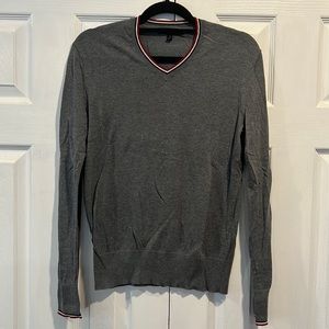 Banana Republic V neck sweater, size small, gray